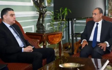 وزير الخارجية يعقد اجتماعاً مع رئيس هيئة الشراء الموحد لتعزيز التعاون في الأمن الصحي