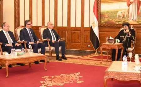 وزير التموين يهنئ البابا تواضروس بعيد القيامة ويشدد على تلاحم النسيج الوطني