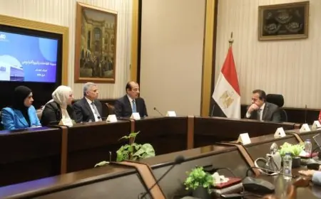 وزير الصحة يناقش أحدث التطورات في مدينة اللقاحات وإطلاق أكاديمية VBC