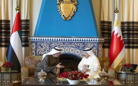 عاهل البحرين ورئيس الإمارات يناقشان تطورات الشرق الأوسط وتأثيراتها المباشرة