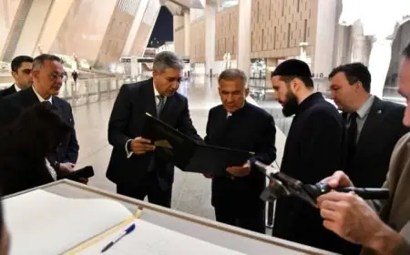 رئيس جمهورية تتارستان يتفقد المتحف المصري الكبير ويثني على تجربة العرض المتحفي