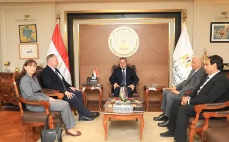 وزير التعليم العالي يراقب تقدم إنشاء فرع جامعة إيست لندن في مصر