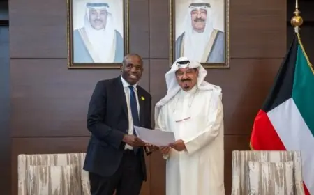 رئيس الوزراء الكويتي يستقبل رسالة هامة من نظيره البريطاني لتعزيز العلاقات الثنائية