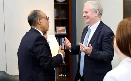 عبد العاطي وسيناتور أمريكي يستعرضان طرق تعزيز الشراكة الاستراتيجية بين مصر والولايات المتحدة