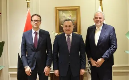 وزير التعليم العالي يناقش سبل تعزيز التعاون مع سفير إسبانيا ووفد جامعة برشلونة