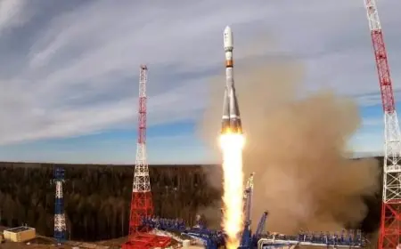 القوات الجوية الفضائية الروسية تطلق أقمارا عسكرية جديدة إلى المدار المستهدف