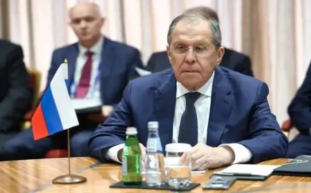 لافروف يؤكد أهمية القضية الفلسطينية وسوريا في ظل التوترات حول مضيق هرمز