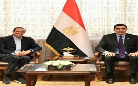 زيارة استراتيجية وزير الرياضة لرئيس الاتحاد الدولي للبادل لتعزيز رياضة البادل في البلاد