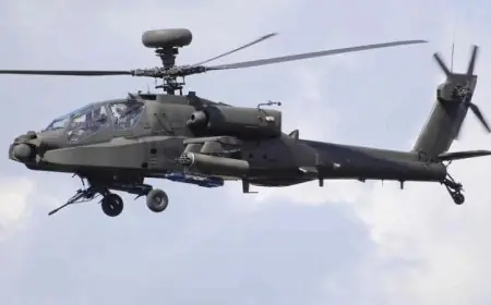 القيادة المركزية الأمريكية تحلق بمروحيات أباتشي فوق مضيق هرمز لتعزيز الأمان في المنطقة