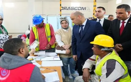 وزير العمل يؤكد التزام الدولة بتوفير بيئة عمل آمنة وفعالة للعمالة غير المنتظمة في مشروع المترو الجديد بالإسكندرية