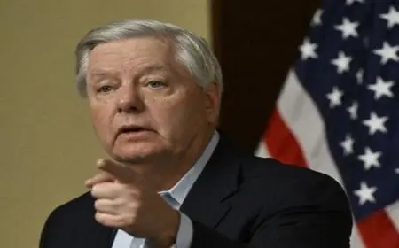 دعوات ليندسي جراهام للسيطرة على مضيق هرمز واستمرار الضغط على إيران من خلال الحصار