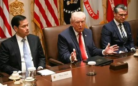 ترامب يجتمع في غرفة العمليات بالبيت الأبيض لمناقشة أزمة مضيق هرمز