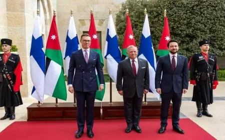 الملك عبدالله يدعو لوقف إطلاق النار كخطوة لإنهاء الحرب وتعزيز الاستقرار في المنطقة