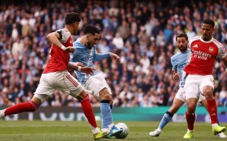 دوناروما يرتكب خطأً فادحاً ويسمح لأرسنال بالتعادل مع مانشستر سيتي في الشوط الأول