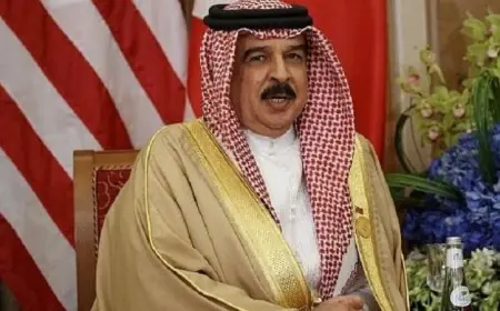 ملك البحرين يؤكد التزامه بالحفاظ على الحلول السلمية لحل الأزمات