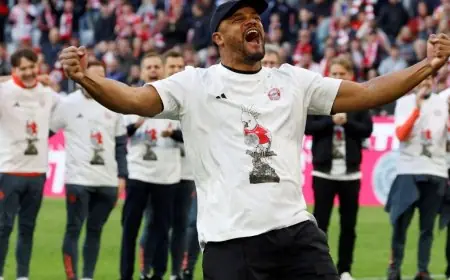 كومباني يؤكد بعد تتويج بايرن أن الموسم لم ينته بعد مع اختبار صعب في الانتظار