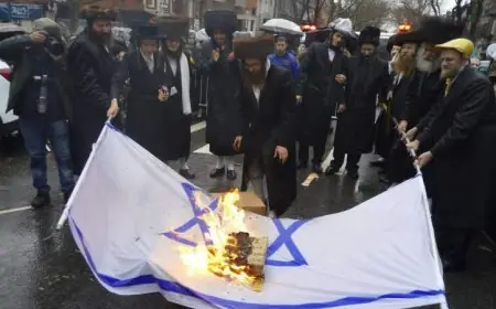 متدينون يهود يمزقون أعلام إسرائيل قبل احتفالات يوم الذكرى