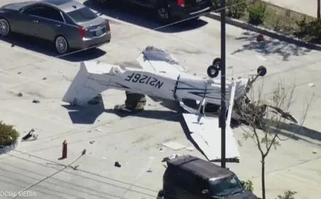 تحطم طائرة مفاجئ في موقف سيارات جنوب كاليفورنيا يثير الذعر
