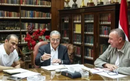 اجتماع حاسم بين الخطيب وياسين منصور وعبد الحفيظ لتحديد مستقبل الكرة في الأهلي