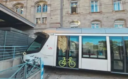 ترام يصطدم بجدار محطة قطار ستراسبورج في فرنسا ويثير القلق بين المسافرين