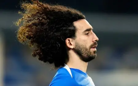 حلاق كوكوريا يتسبب في أزمة خطيرة داخل نادي تشيلسي