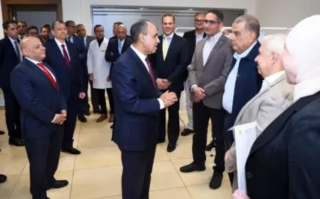 وزير الخارجية يطلق حملة تبرع بالدم لدعم مستشفى 57357