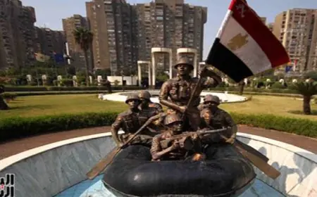 وزير الشباب والرياضة يعقد اجتماعاً مع مسؤولي شركة المقاولون العرب لبحث إدارة المرافق