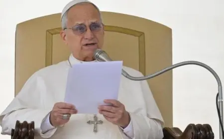 بابا الفاتيكان يدعو الولايات المتحدة وإيران لاستئناف محادثات السلام بشكل عاجل