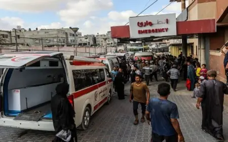 الاحتلال الإسرائيلي يستهدف مراكز نزوح شمال غزة ويصيب طفلة بالرصاص