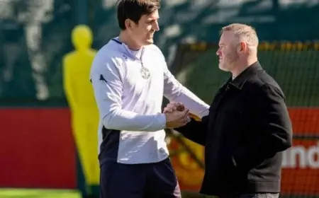 اكتشف سر زيارة واين روني المثيرة إلى ملعب تدريبات مانشستر يونايتد