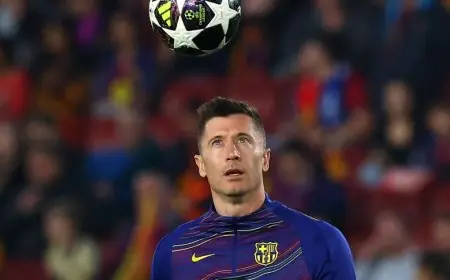 ليڤاندوفسكي يثير التساؤلات حول مستقبله مع برشلونة