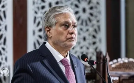 وزير خارجية باكستان يستقبل نظيره الإيراني ويعبر عن تطلعه لتعزيز السلام عبر اللقاءات