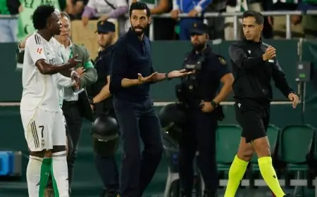 أربيلوا يثير الجدل مجدداً حول تحكيم مباريات ريال مدريد ويكشف عن جهله بشأن مستقبل مبابي