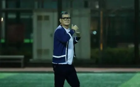 أوسكار رويز يواصل جهوده لتطوير الحكام من خلال محاضرات فنية في معسكر بورسعيد