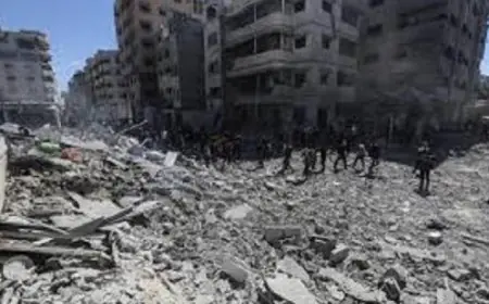 استشهاد فلسطينيين جراء قصف الاحتلال الإسرائيلي على شمال بيت لاهيا وغرب دير البلح