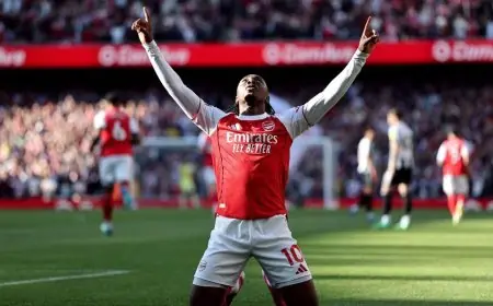 قذيفة إيزي تنقذ أرسنال من الهزيمة وتعيده لقمة الدوري على حساب نيوكاسل