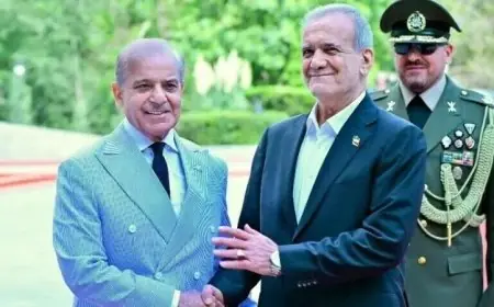 رئيس وزراء باكستان يعلن استمرار وساطة بلاده في العلاقات الإيرانية