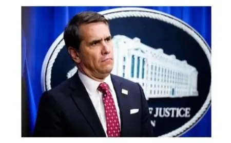 قائم بأعمال وزير العدل الأمريكي يكشف عن استهداف المسلح المتهم لكبار مسئولى ترامب