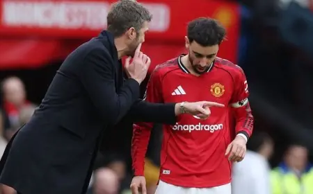 برونو فيرنانديز يكشف كيف أثر مايكل كاريك على نجاح مانشستر يونايتد