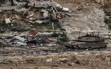 وزير الدفاع اللبناني يسلط الضوء على الأوضاع في الجنوب amid تصاعد الغارات الإسرائيلية