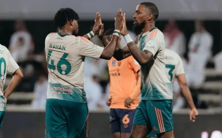 غرامة وتحذير مدرب الأهلي السعودي يايسله والمهاجم إيفان توني بعد المخالفات