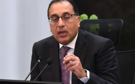 رئيس وزراء قطر يقدم تعازيه للدكتور مصطفى مدبولي في وفاة والده اللواء كمال مدبولي