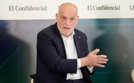 تيباس يطالب ريال مدريد بتكريم برشلونة بمرور شرفي بعد التتويج باللقب