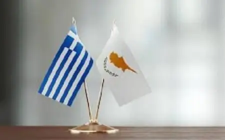 اليونان وقبرص تعززان التعاون البحري والدفاعي لتعميق العلاقات بين البلدين