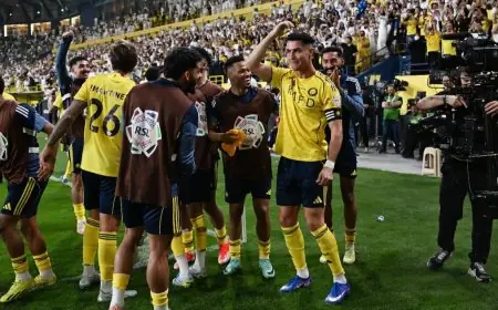 نجم النصر رونالدو يحتفل بالفوز المثير على الأهلي في الكلاسيكو