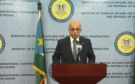 سفير مصر في جوبا يبحث تعزيز التعاون مع وزير الثروة الحيوانية في جنوب السودان