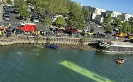 حافلة مدرسية تسقط في نهر السين شمال باريس وإنقاذ أربعة أشخاص بشكل عاجل