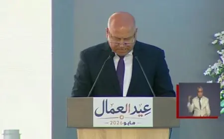 وزير النقل يستعرض جهود توطين صناعة النقل أمام الرئيس السيسي خلال احتفال عيد العمال