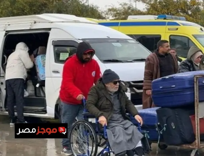 دفعة جديدة من العائدين إلى قطاع غزة تصل إلى ميناء رفح البري بشمال سيناء