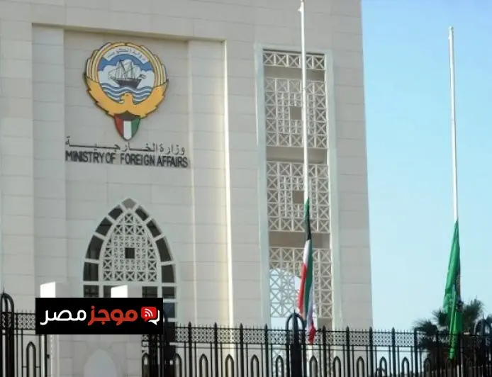 وزير الخارجية الكويتي يناقش مع نظيريه السعودي والقطري آخر تطورات الأحداث الإقليمية